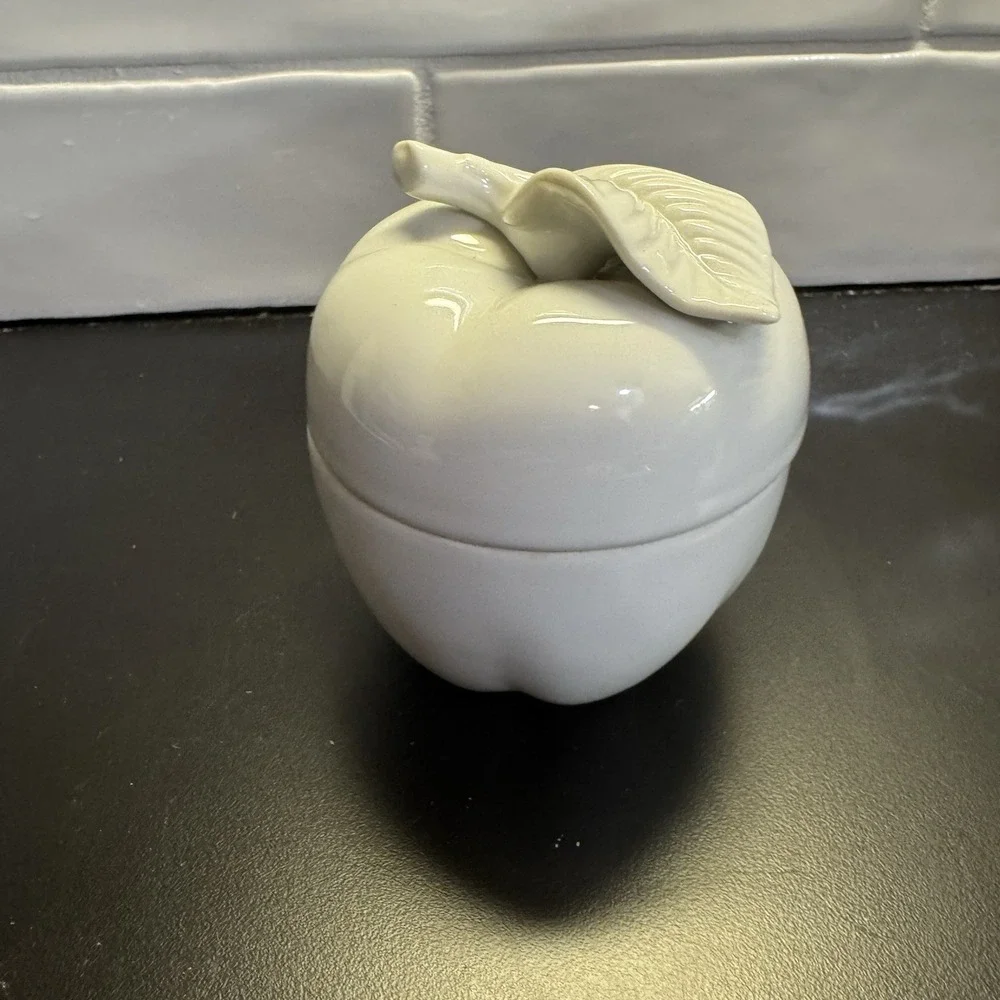Vintage Rowoco Ceramic Apple Lidded Dish Farmhouse Cottage Kitchen‎ Decor